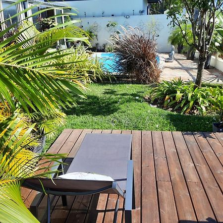 Joli Appartement, Piscine, Jacuzzi Sainte-Suzanne Zewnętrze zdjęcie