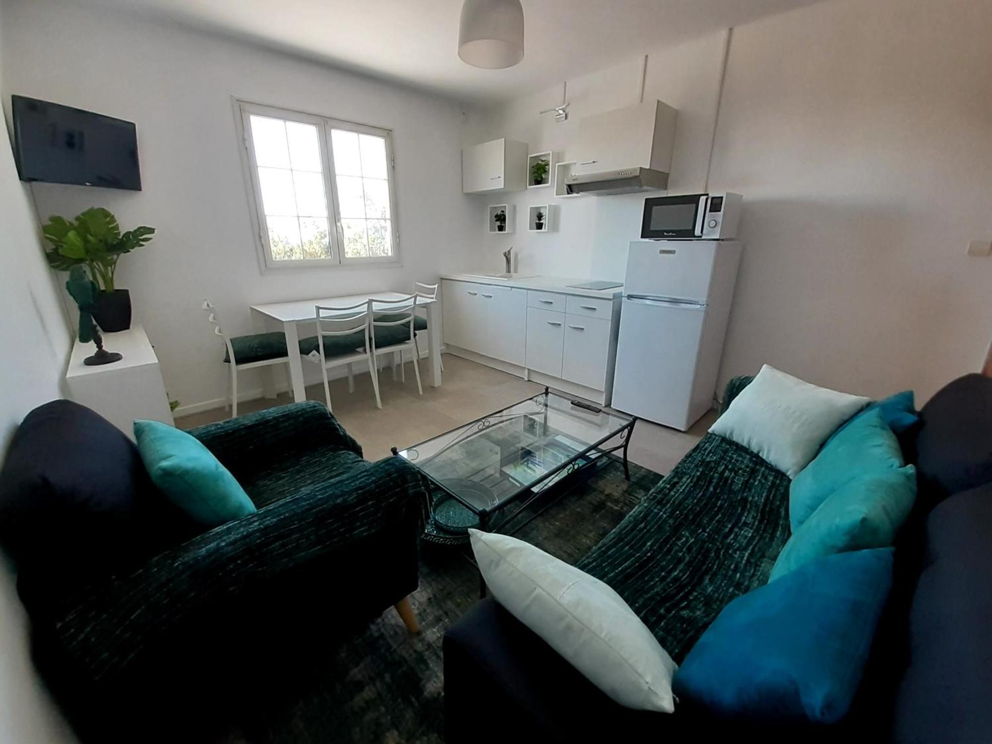 Joli Appartement, Piscine, Jacuzzi Sainte-Suzanne Zewnętrze zdjęcie